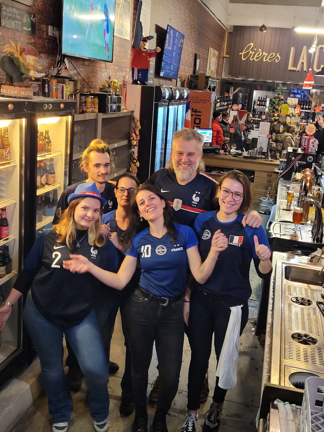 PHOTO D'ÉQUIPE DU BAR À BIÈRE LA CERVOISERIE POITIERS