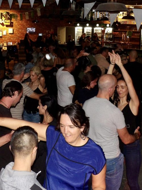 SALSA DANS LE BAR À BIÈRE LA CERVOISERIE TOULON