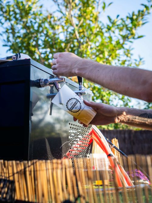 TIREUSE À BIÈRE MOBILE DU BAR À BIÈRE LA CERVOISERIE CHÂTELLERAULT