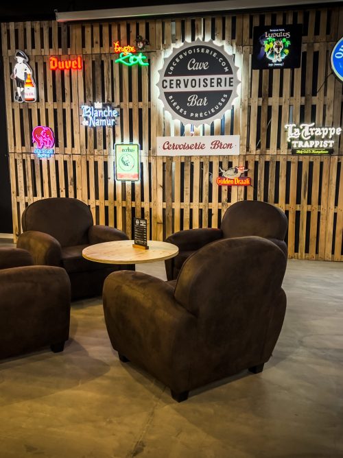 COIN DÉTENTE DU BAR À BIÈRE LA CERVOISERIE BRON