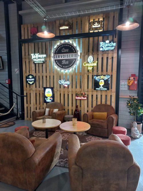 ESPACE FAUTEUIL DU BAR À BIÈRE LA CERVOISERIE LA-ROCHE-SUR-YON
