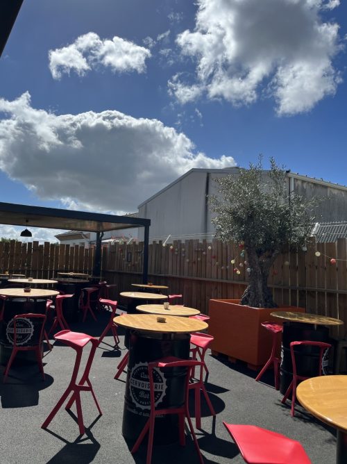 TERRASSE DU BAR À BIERE LA CERVOISERIE LA-ROCHE-SUR-YON