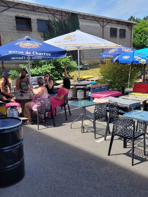 TERRASSE DU BAR À BIÈRE LA CERVOISERIE POITIERS