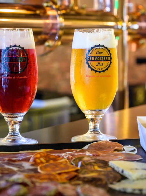 BIÈRE ET PLANCHE APÉRO DISPONIBLES À LA CERVOISERIE LA FLOTTE