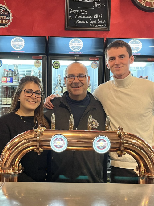 ÉQUIPE DU BAR À BIÈRE LA CERVOISERIE FERRIÈRES