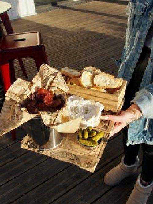 PLANCHE APÉRO DISPONIBLE AU BAR À BIÈRE LA CERVOISERIE FLOIRAC
